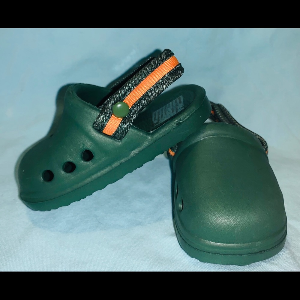 SOLD 💔Baby shoes( size 1)